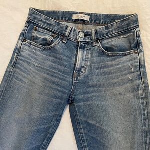Moussy, slightly distressed, light denim, skinny jean. Size 25